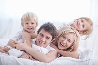 Familia feliz | Estimulacion Temprana | estar a gusto